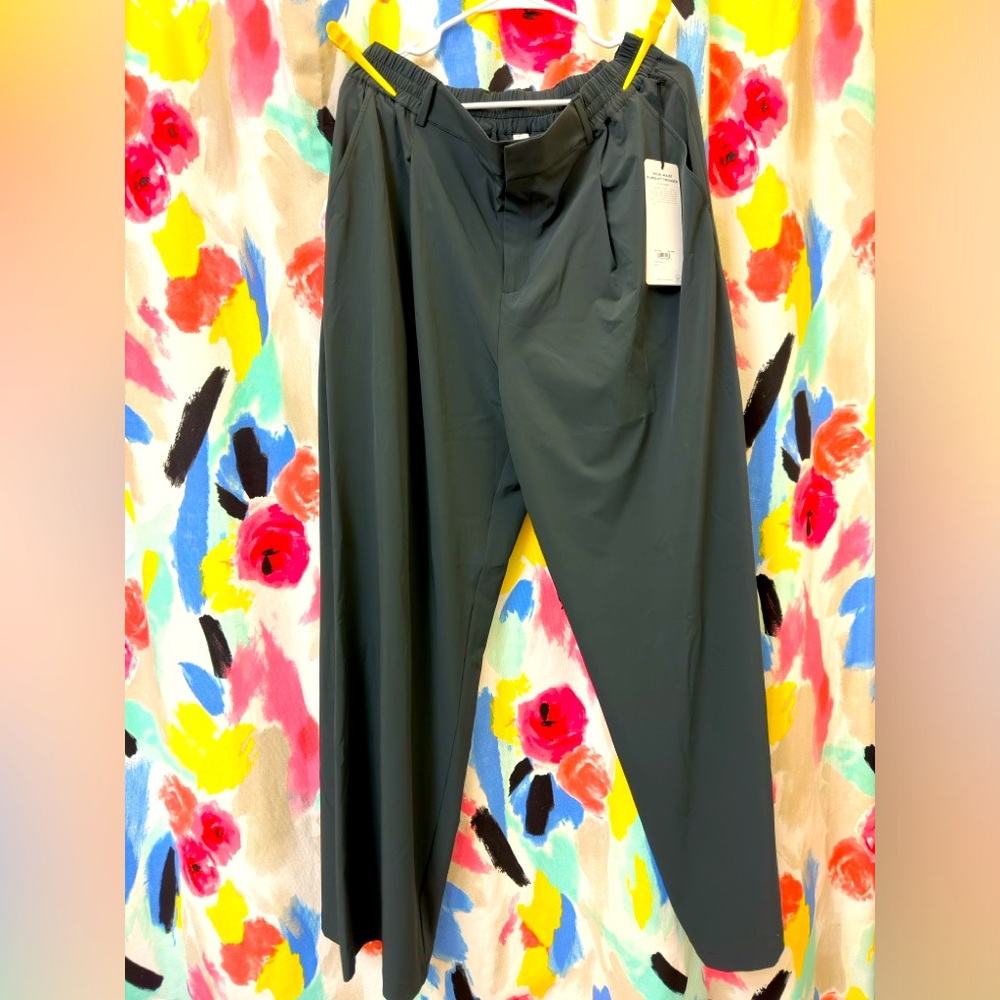 BNWT Size L ALO High Waist Pursuit Trouser